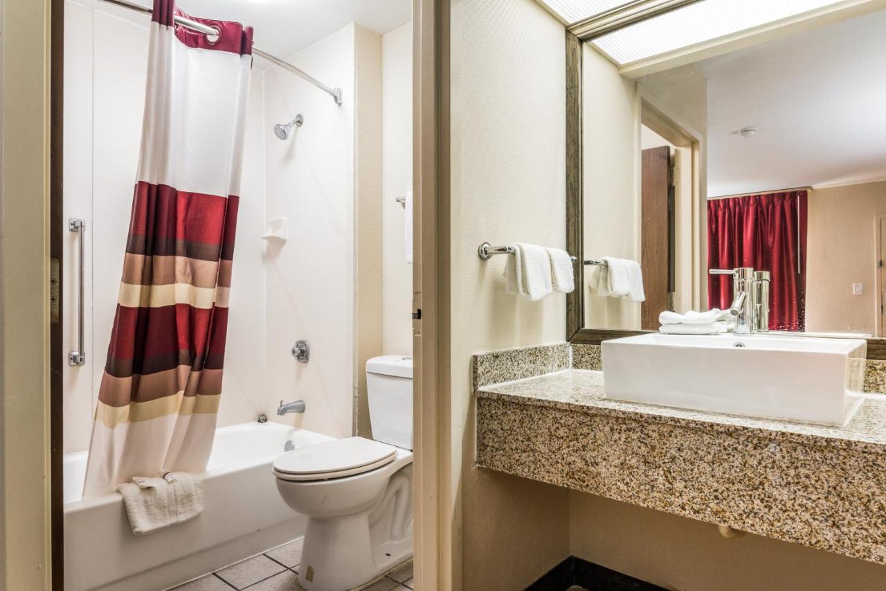 Red Roof Inn טקסרקנה מראה חיצוני תמונה